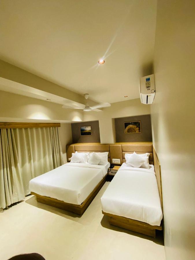 Hotel Amber Paramount Mumbai  Buitenkant foto
