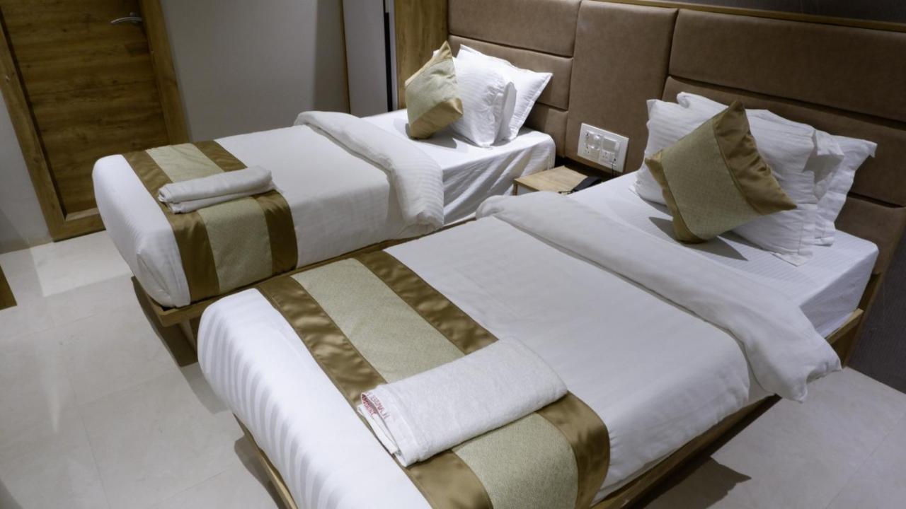 Hotel Amber Paramount Mumbai  Buitenkant foto