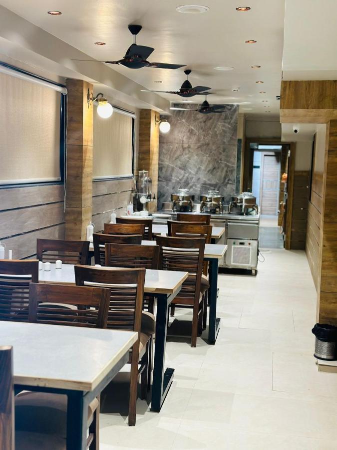 Hotel Amber Paramount Mumbai  Buitenkant foto
